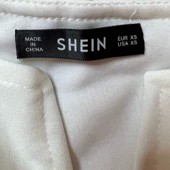 NWOT White Blouse With Ruffle 3/4 Sleeves Size XS - Picture 2 of 3